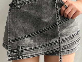 DEAT Fashion Women's Denim Skirt New High Waist Irregular Chain Spliced Gray Above Knee Skirts Female Tide Summer 2023 17A1443