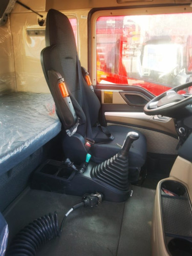 new-2020-sinotruk-howo-sitrak-tractor-truck-head-big-1