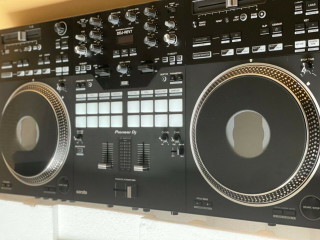 pioneer-dj-ddj-rev7-profesionalni-dj-ovladac-pro-serato-dj-pro