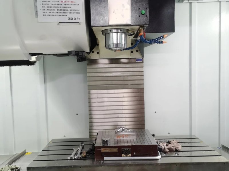 vmc-640-cnc-milling-machine-bt30-spindle-34-axis-aluminum-steel-machining-center-with-12-tool-atc-small-2